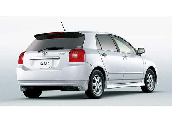 Toyota Allex рестайлинг 2002, хэтчбек 5 дв., 1 поколение, E120 (09.2002 - 03.2004)