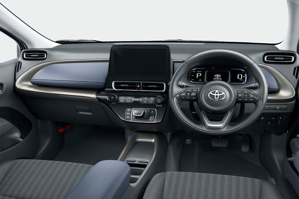 Toyota Aqua 2021, хэтчбек 5 дв., 2 поколение (07.2021 - н.в.)