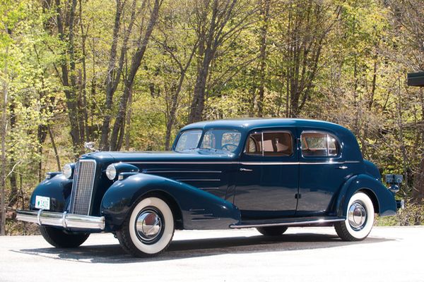 Cadillac V16, 1930-1937