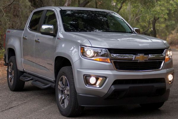 Chevrolet Colorado 2013, пикап, 2 поколение (11.2013 - н.в.)