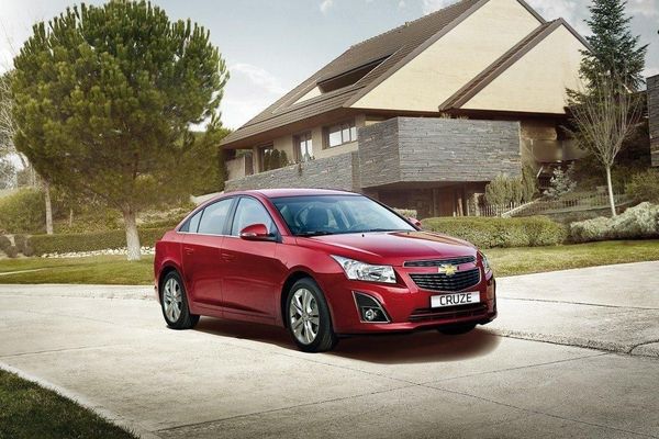 Chevrolet Cruze рестайлинг 2012, седан, 1 поколение, J300 (06.2012 - 10.2015)